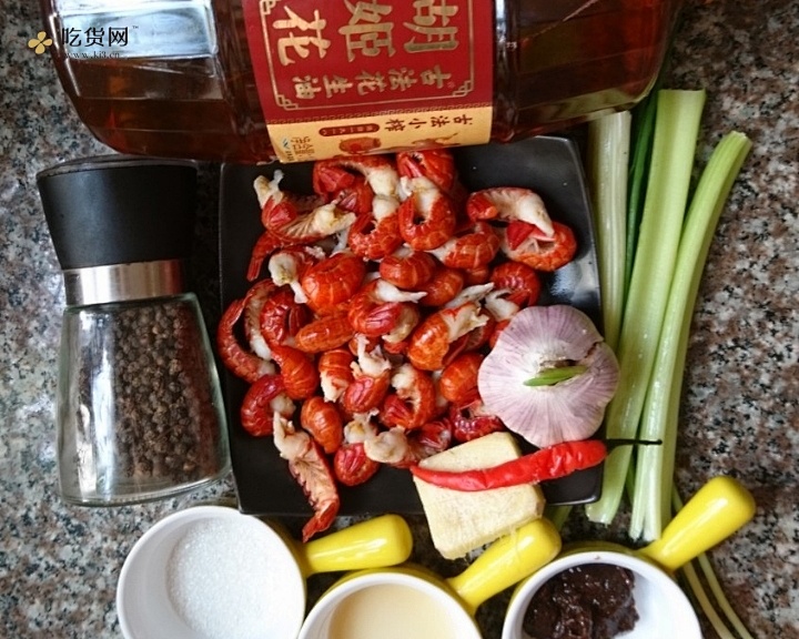 麻辣嗆小龙虾的做法 步骤1