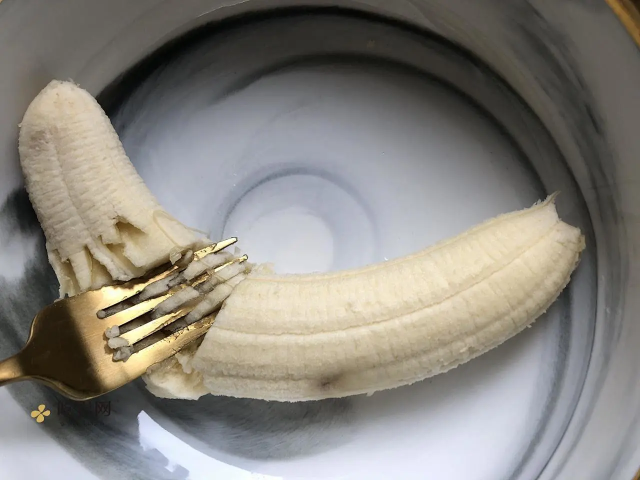 超级简单‼️貌美快手低卡✨香蕉燕麦塔✨的做法 步骤1