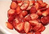 草莓鲜奶油蛋糕的做法 步骤8