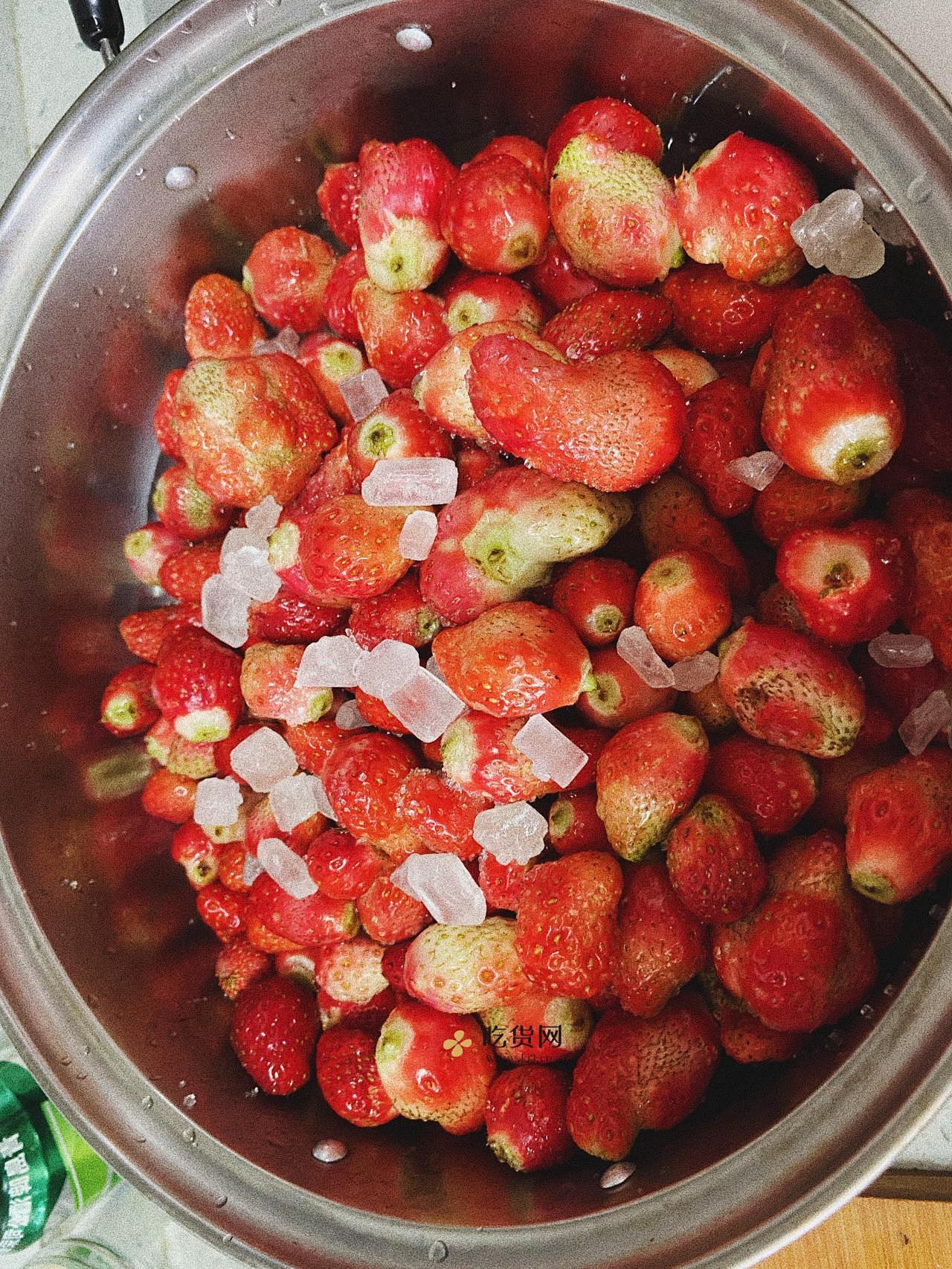 超简单自制草莓罐头的做法 步骤4