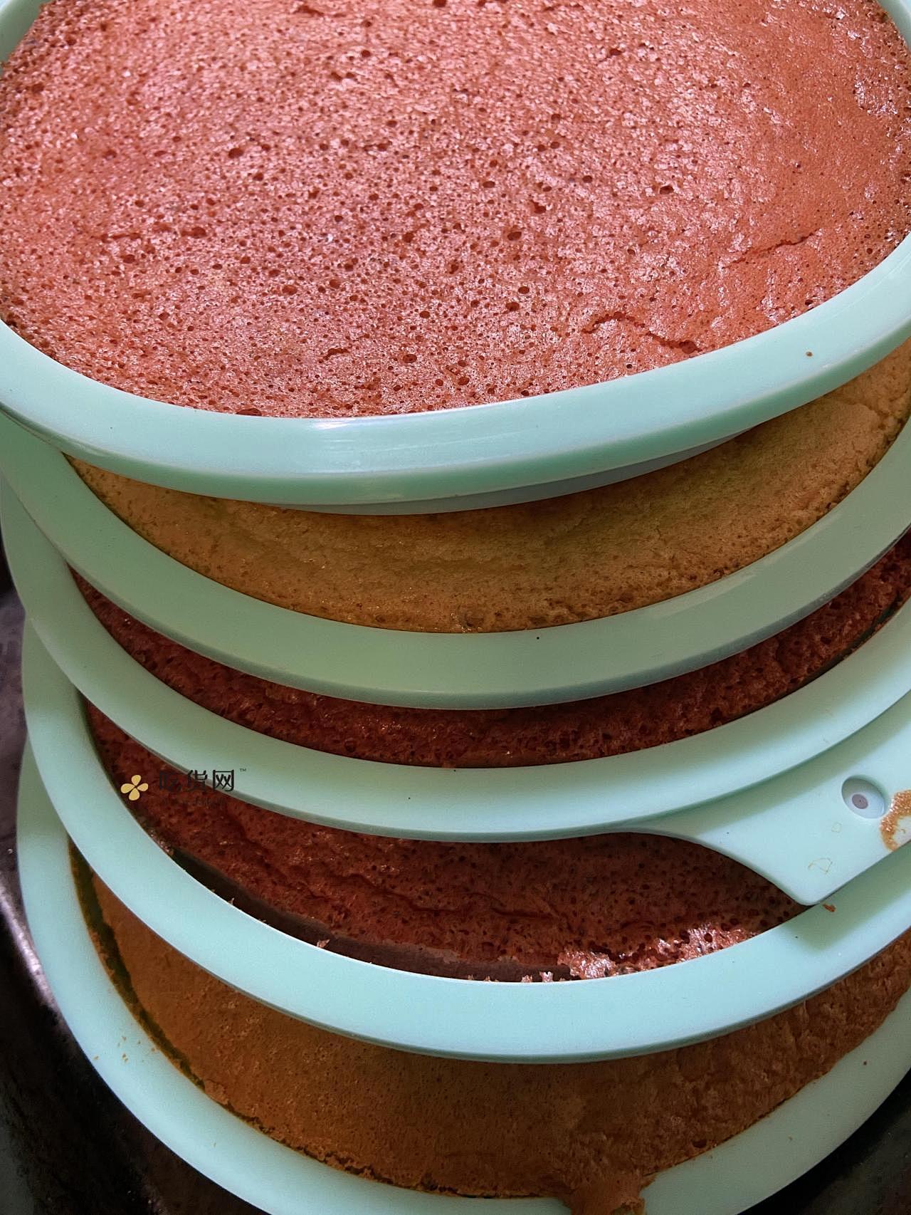 纯奶油草莓格子蛋糕的做法 步骤1