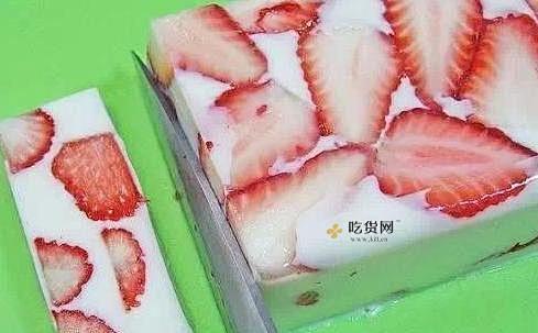草莓牛奶冻的做法 步骤13