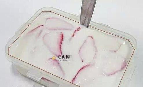 草莓牛奶冻的做法 步骤11