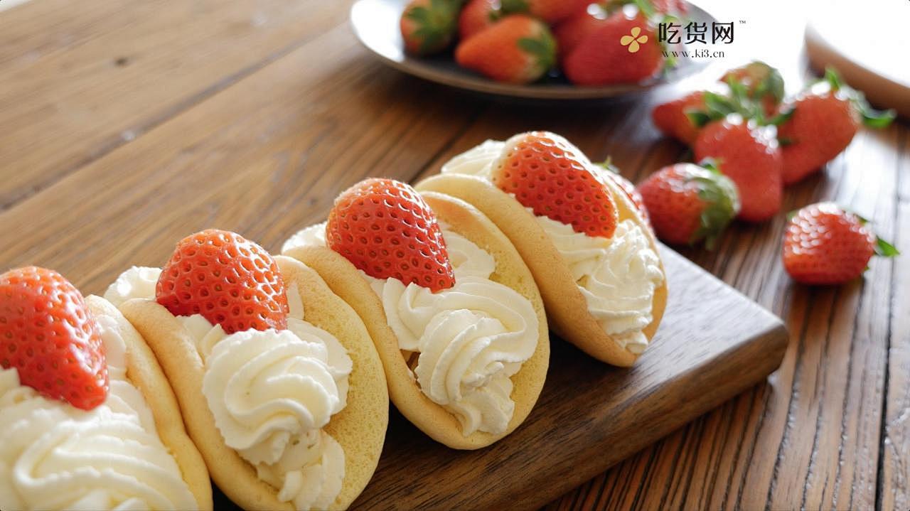 韩国最热门的甜品店Le Bread Lab的草莓蛋糕卷的做法 步骤20