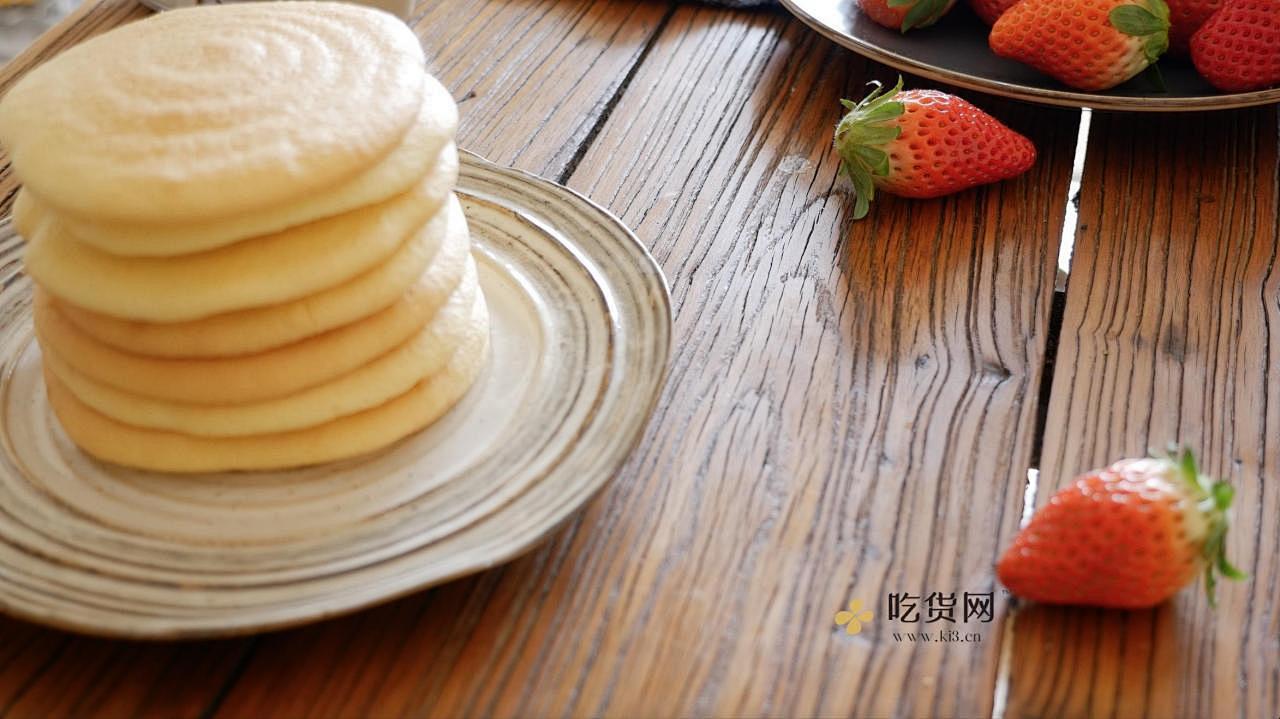 韩国最热门的甜品店Le Bread Lab的草莓蛋糕卷的做法 步骤14