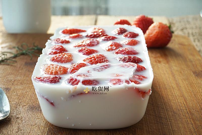 日本大热的草莓牛奶羊羹的做法 步骤5