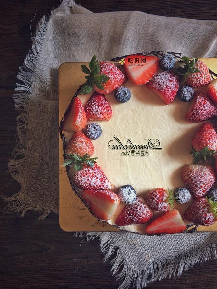 草莓巧克力围栏蛋糕的做法 步骤11