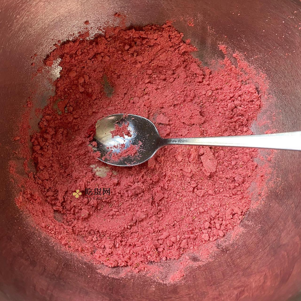 高颜值的粉色草莓牛轧糖‼️送礼必备✅酸甜好吃的做法 步骤3