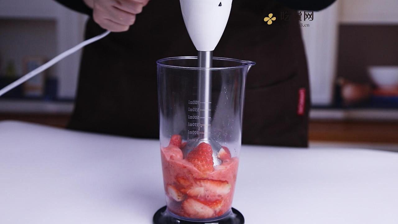 【视频】草莓慕斯蛋糕（6寸）的做法 步骤5