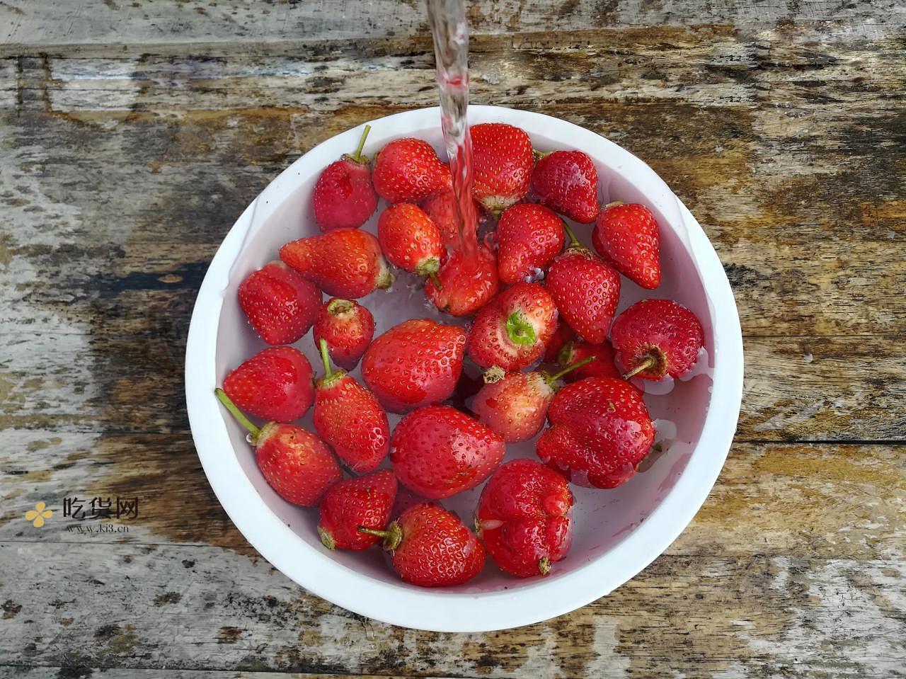 清洗草莓的做法 步骤3
