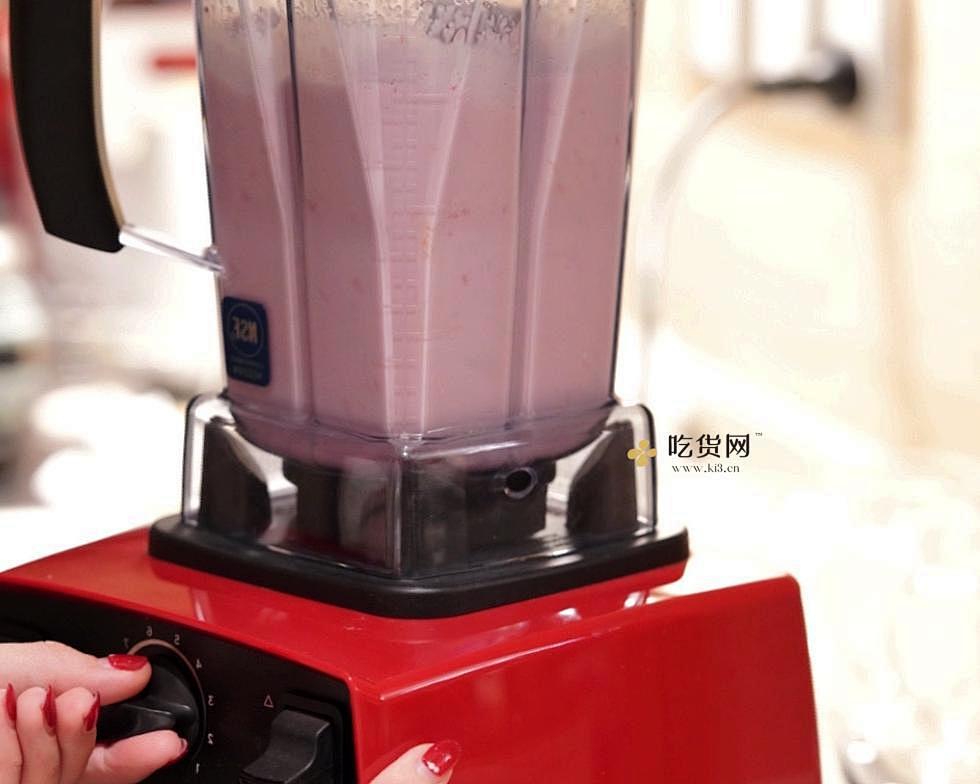 草莓奶昔 ?| 破壁机自制饮品（含快手咸奶盖）的做法 步骤6