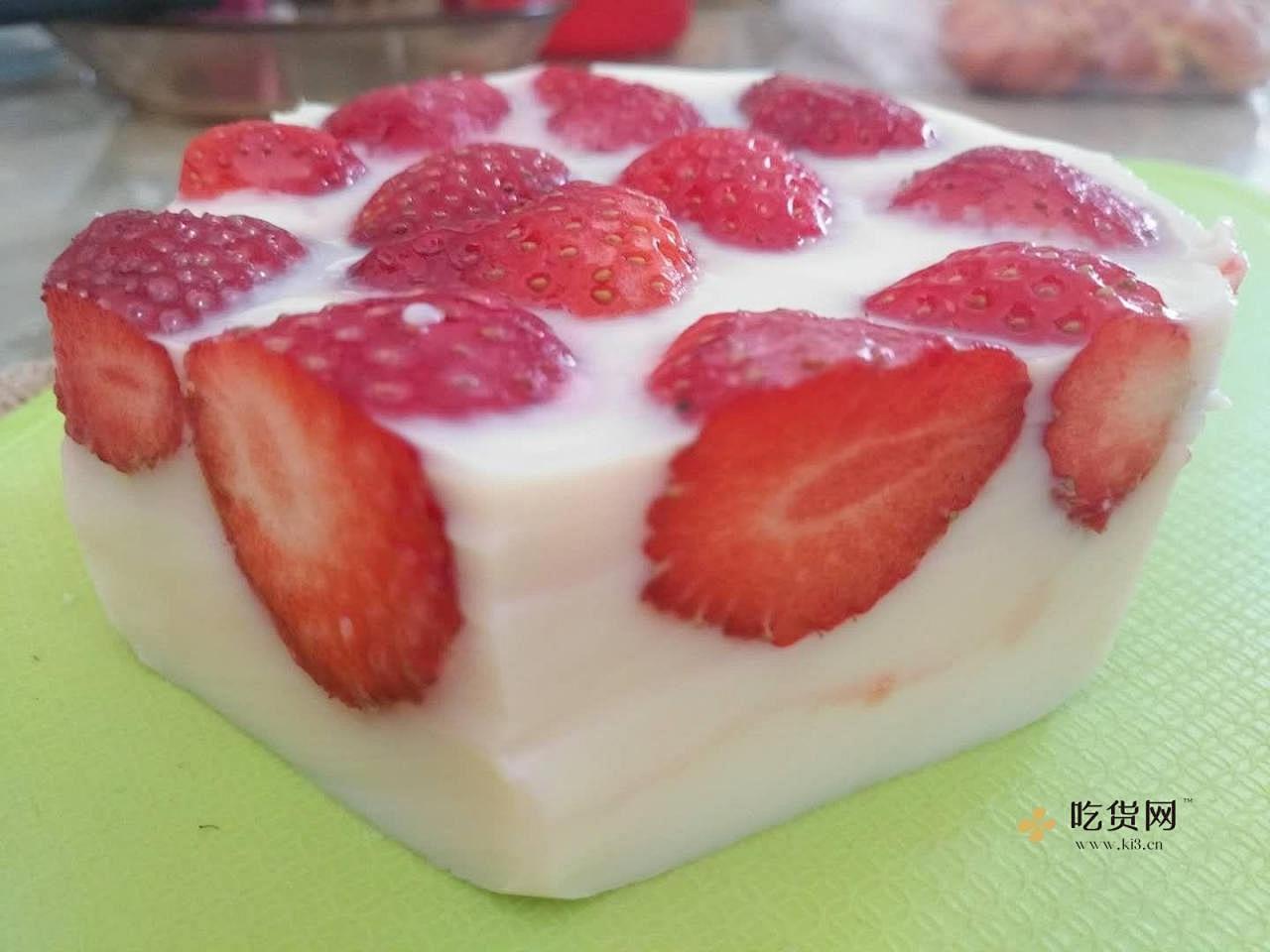 超简单牛奶草莓布丁的做法 步骤5