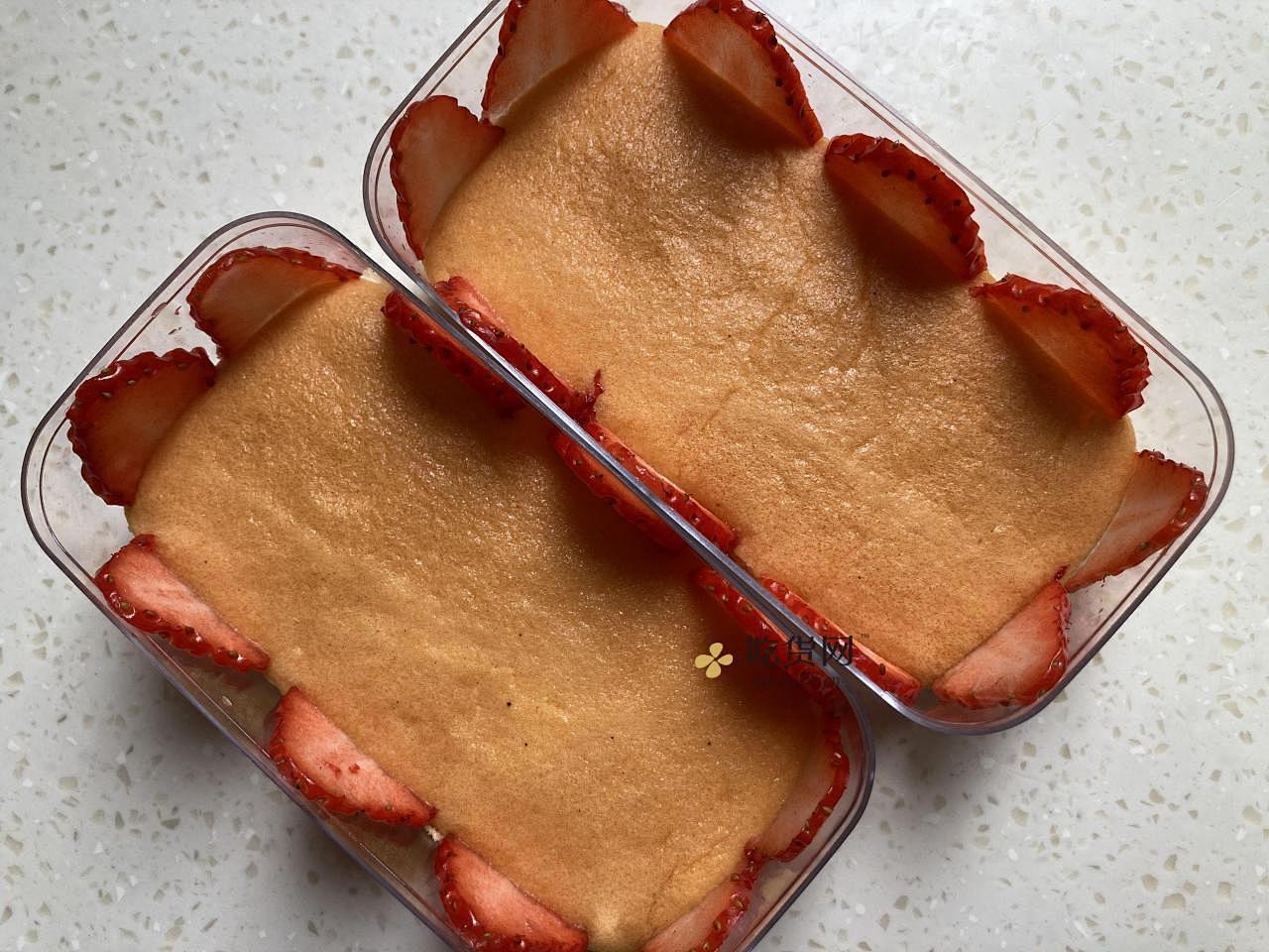 草莓盒子蛋糕的做法 步骤17