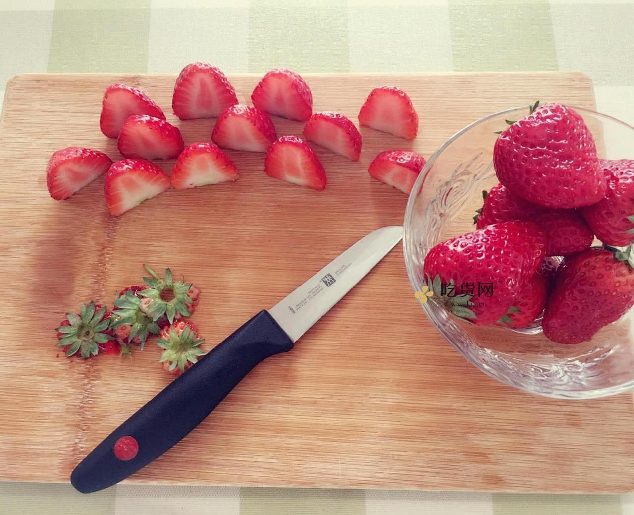 奥利奥草莓酸奶慕斯蛋糕（6寸）的做法 步骤11