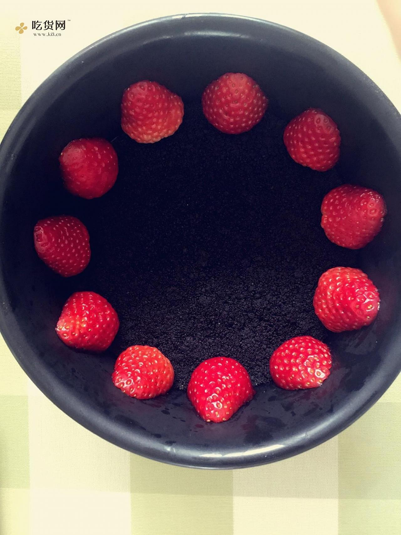 奥利奥草莓酸奶慕斯蛋糕（6寸）的做法 步骤12
