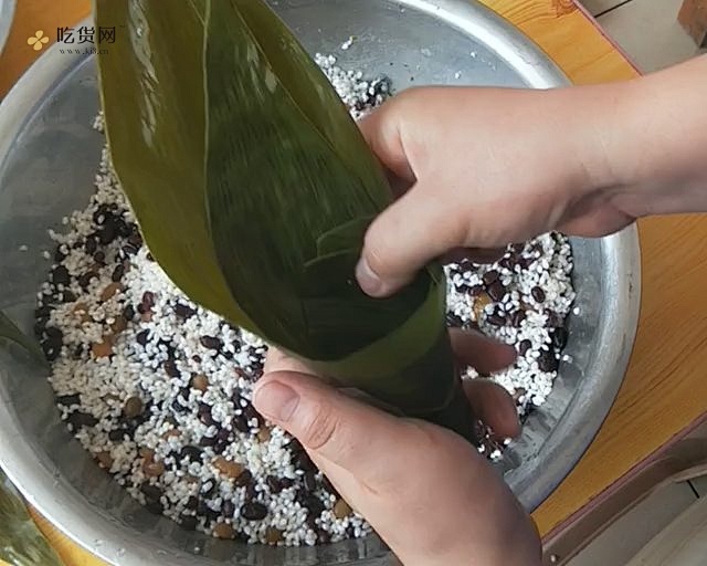 端午安康☞粽子（蜜豆粽♥附包粽子视频）的做法 步骤4