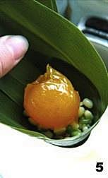 绿豆蛋黄粽子的做法 步骤1