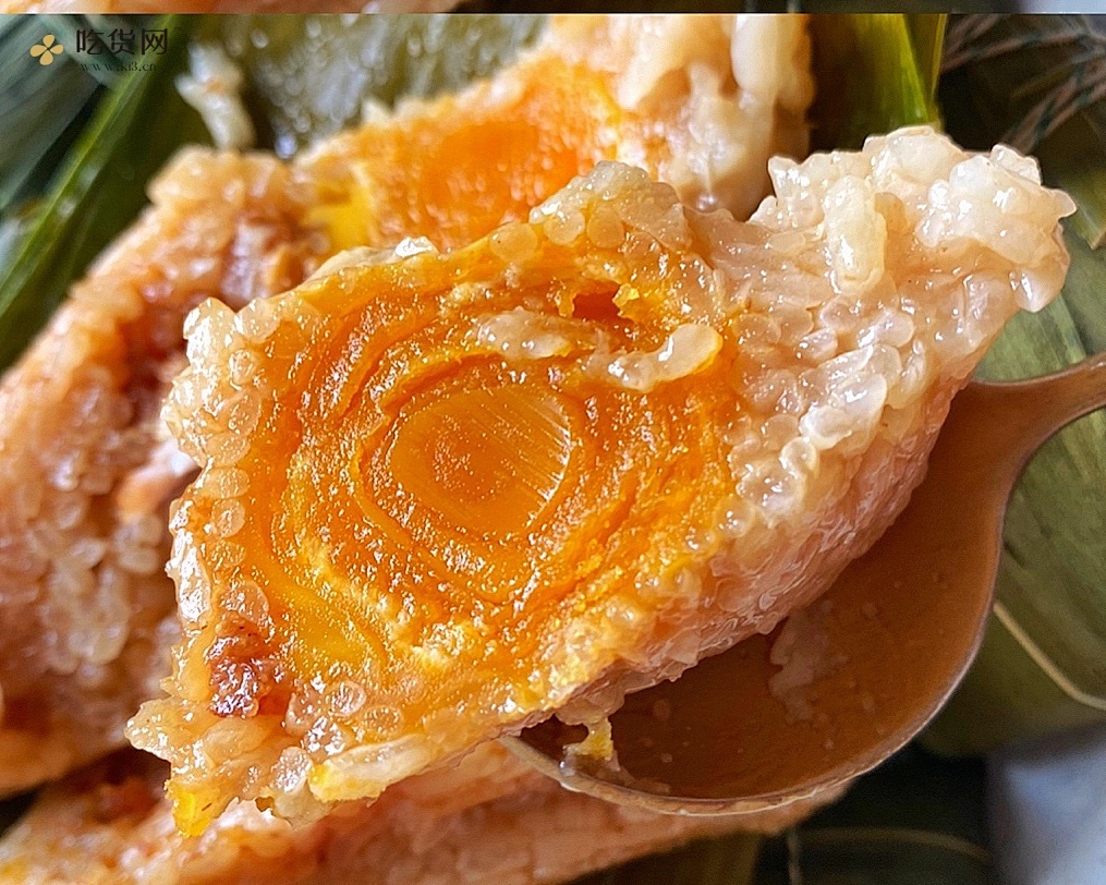 最经典口味粽子——咸蛋黄肉粽的做法 步骤5