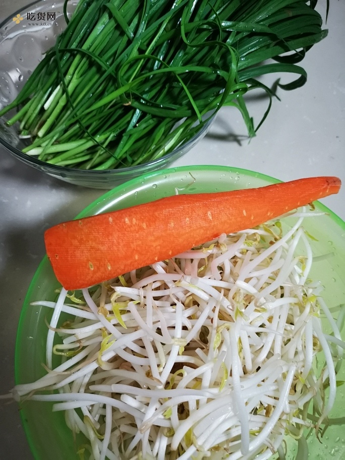 韭菜豆芽减肥餐的做法 步骤1