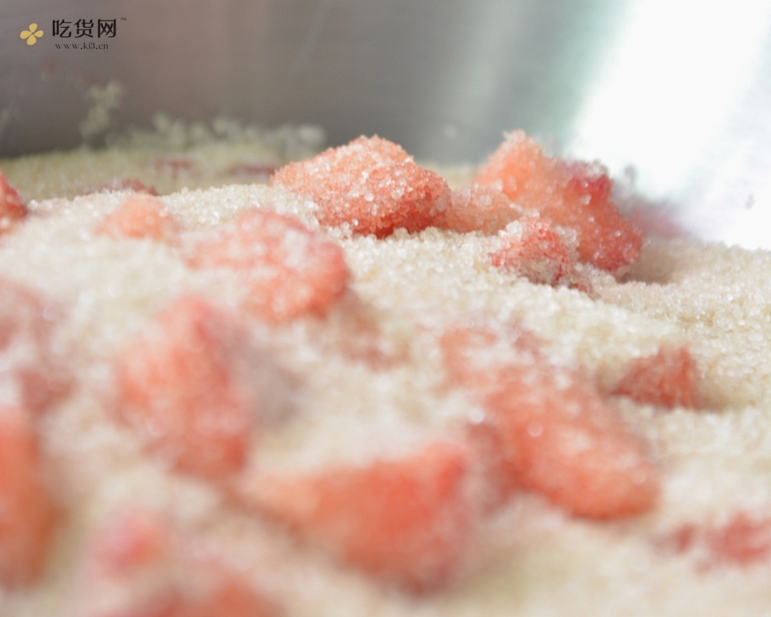 火爆韩国超Fresh的草莓鲜牛乳（不用熬草莓酱版本）的做法 步骤4