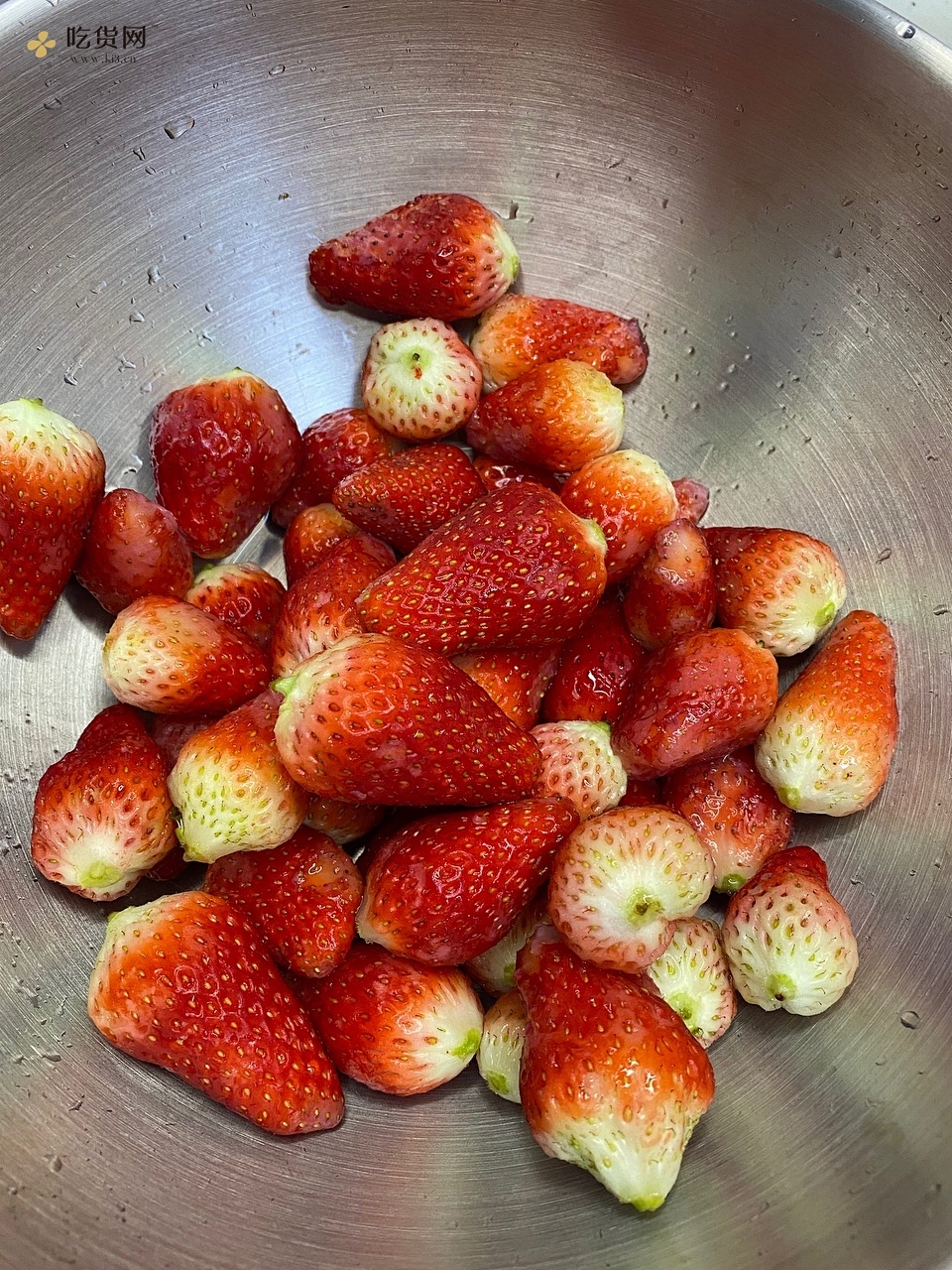 夏日解渴必备甜品-冰冻草莓的做法 步骤2