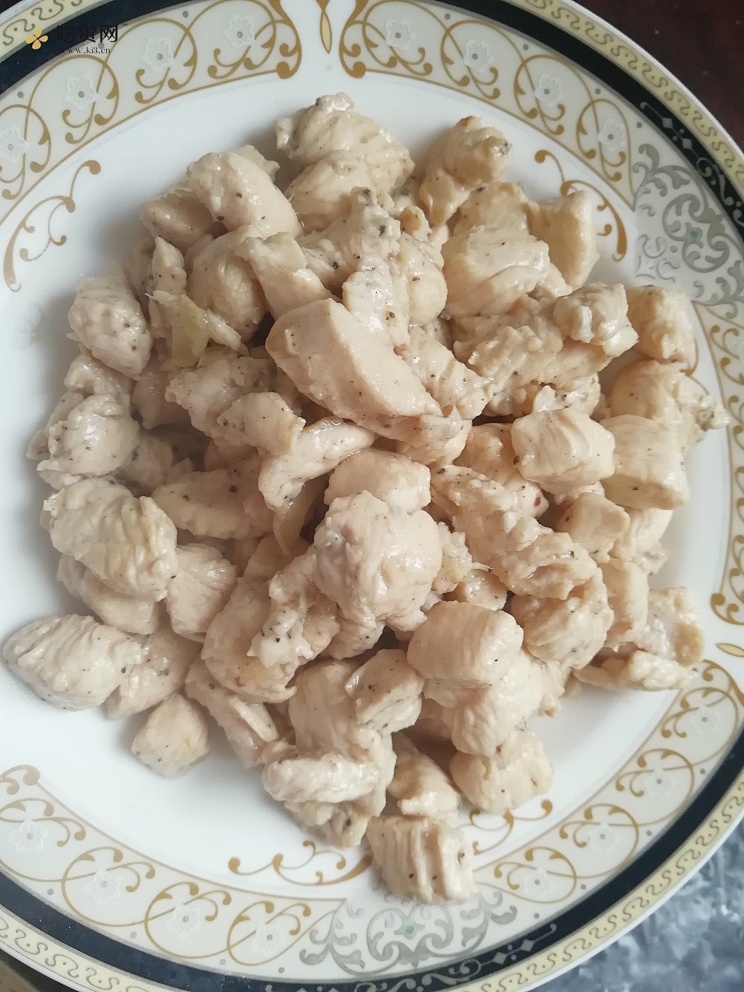 炒三丁（胡萝卜豌豆鸡胸）——好吃的低脂减肥餐的做法 步骤5