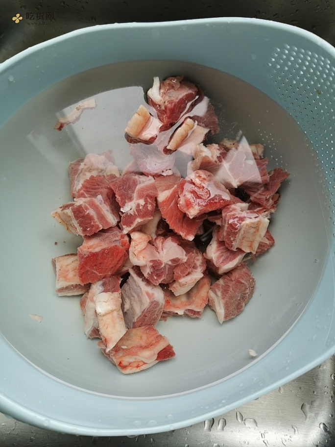 怎么吃都好吃的红烧牛肉的做法 步骤2