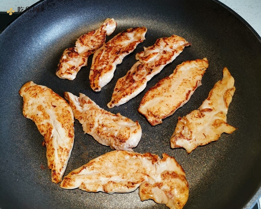 杜坎减肥餐--香煎鸡胸肉的做法 步骤3