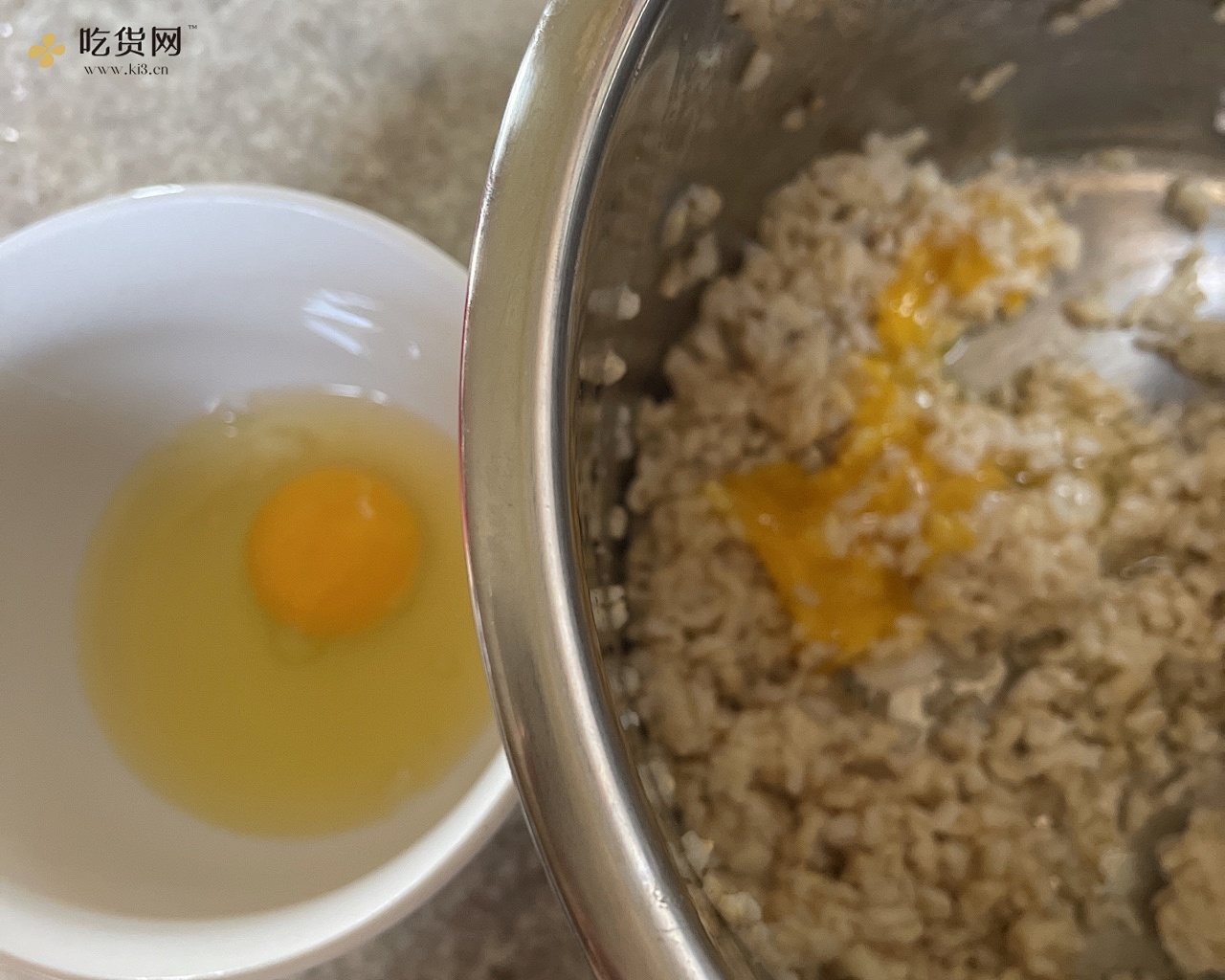 额外小技巧酱油炒饭青葱鸡蛋酱油炒饭葱香炒饭的做法 步骤1