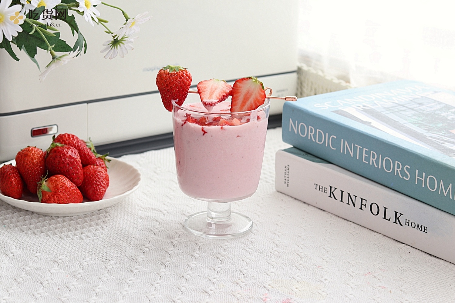 冰冰凉的草莓奶昔，夏日必备饮品！的做法 步骤9