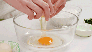 【早餐鸡蛋饼】的做法 步骤1