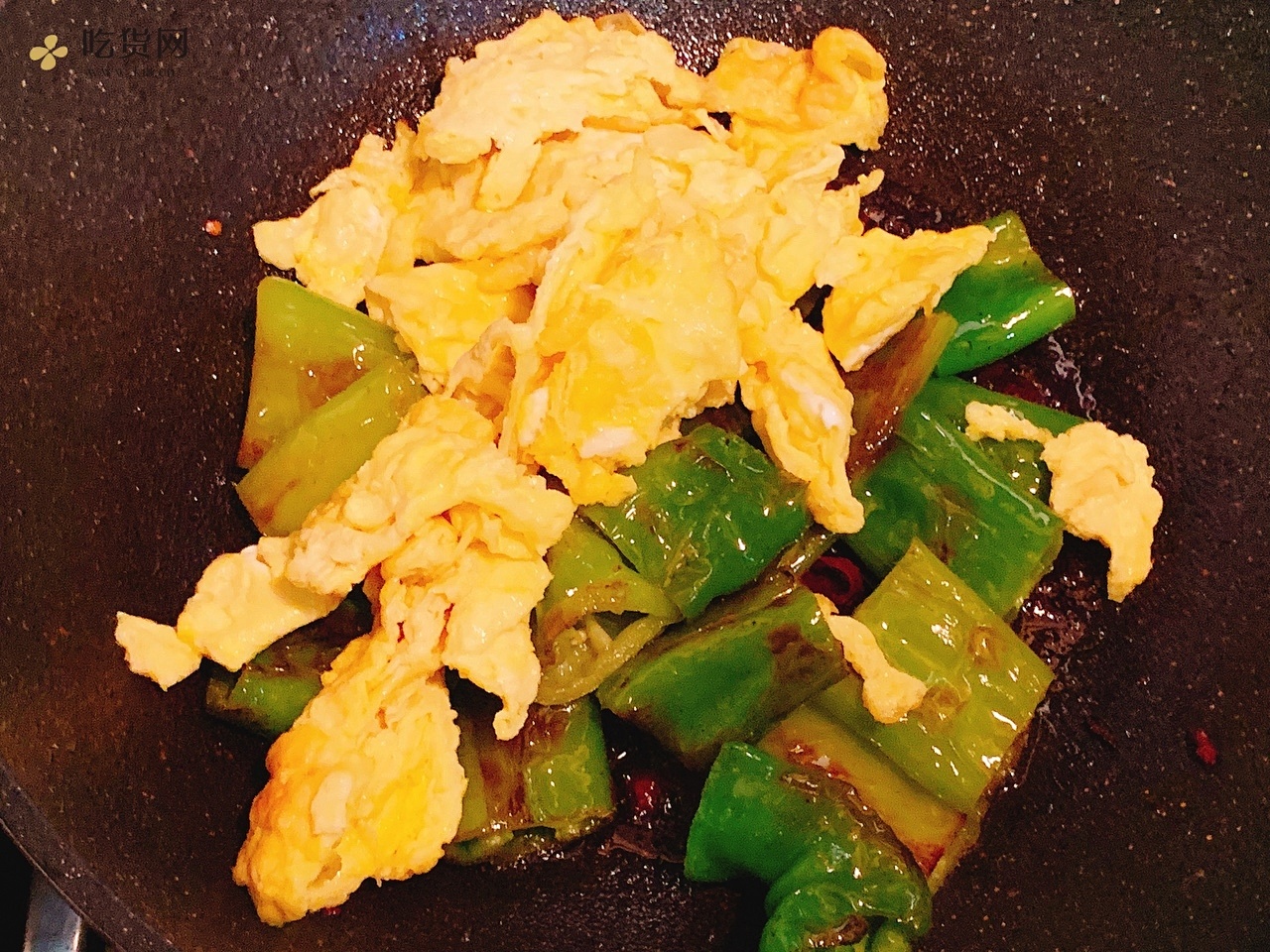 超级下饭的虎皮青椒炒鸡蛋，香辣入味的做法 步骤6