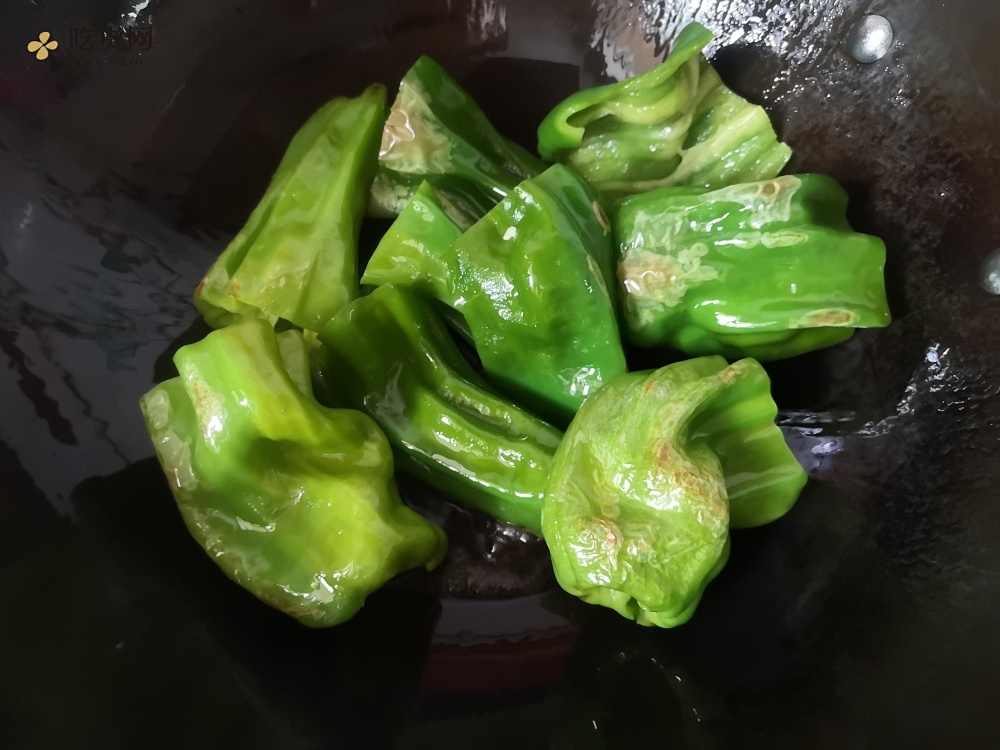 超简单❗️巨下饭的虎皮青椒的做法 步骤9