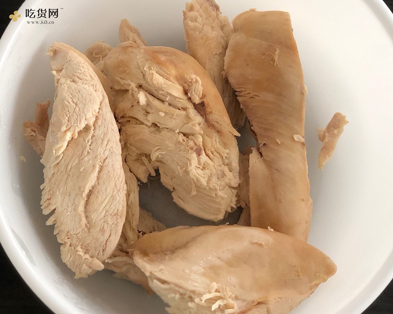 低脂减肥餐:手撕鸡胸肉的做法 步骤1