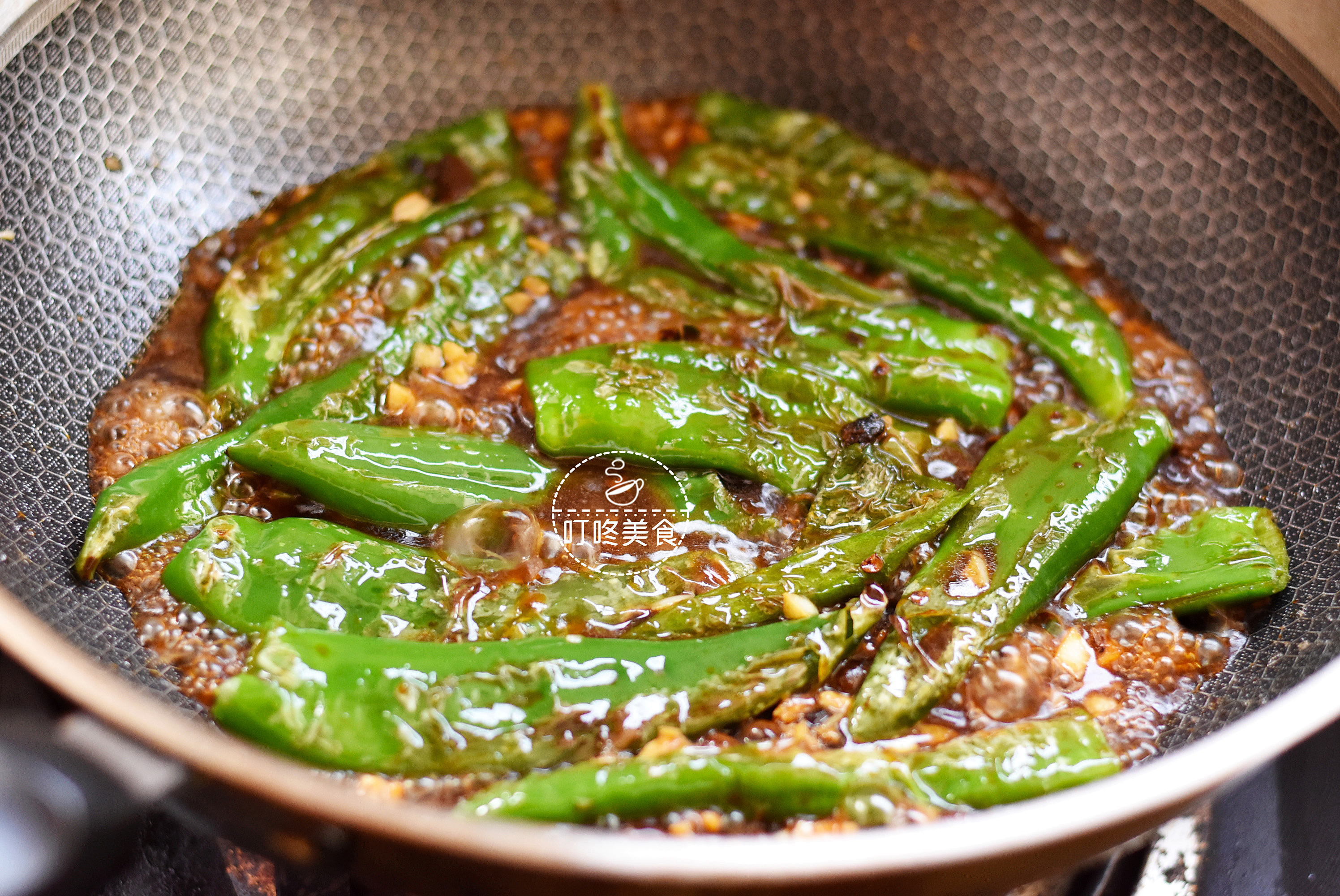 超下饭的虎皮青椒，加点豆豉太香了，做法简单的做法 步骤7