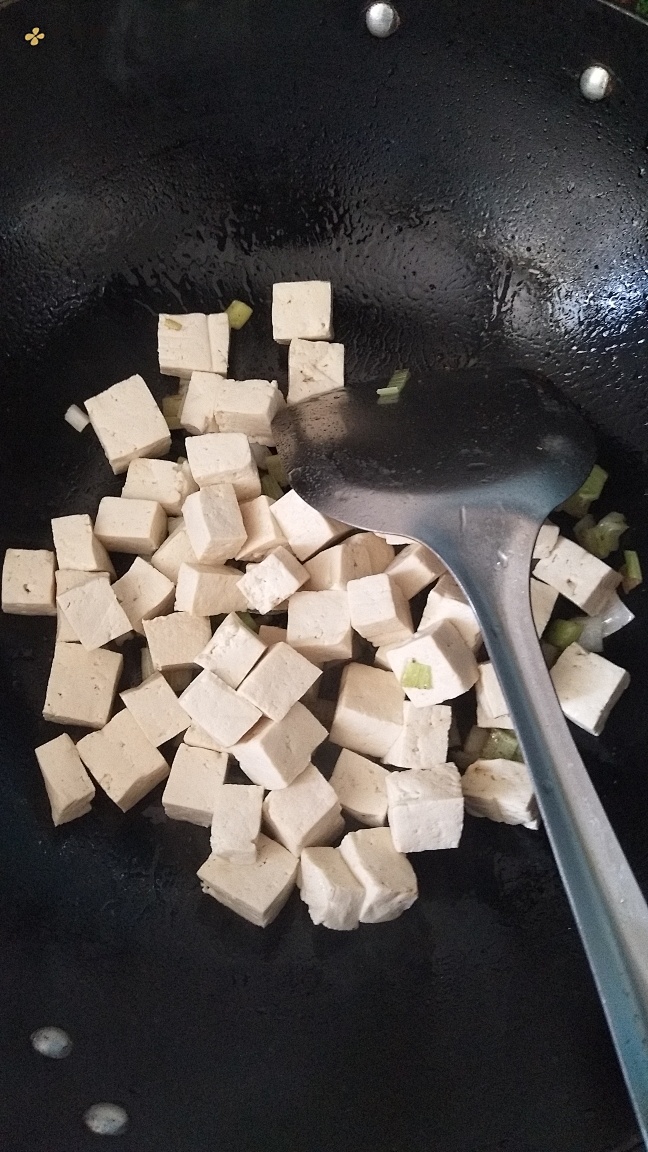 孜然炒老豆腐（减肥餐✌️）的做法 步骤3