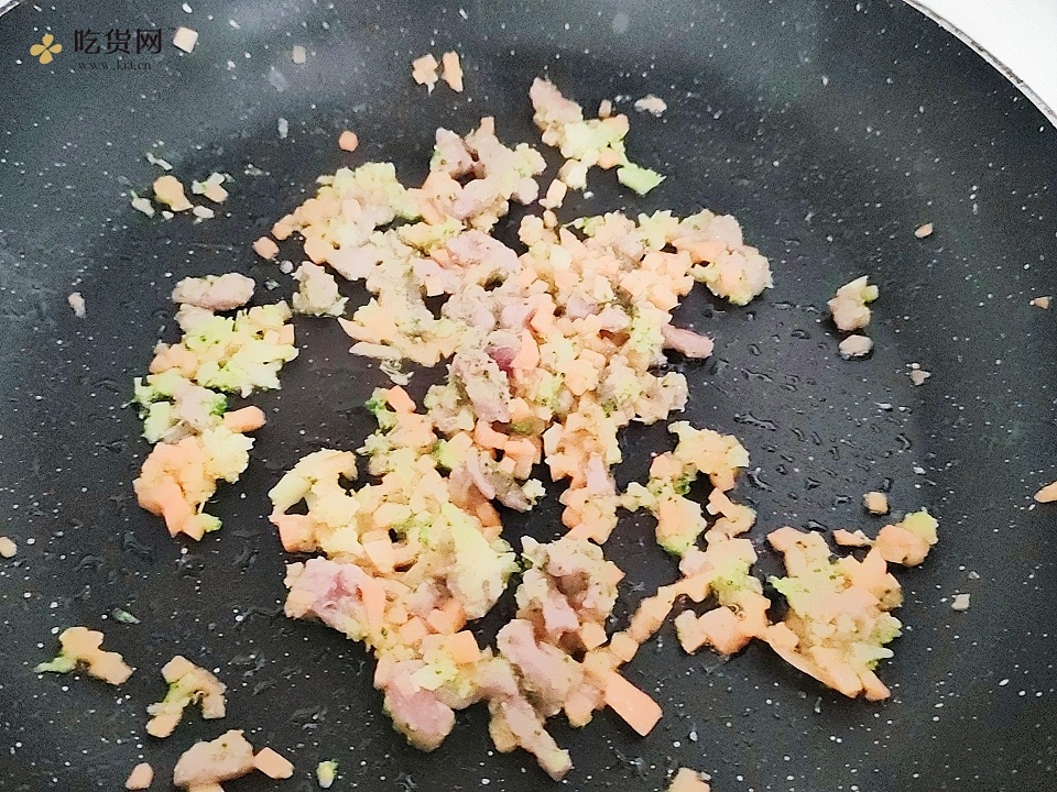 宝宝牛肉杂蔬炒饭（2岁宝宝营养早餐）的做法 步骤4