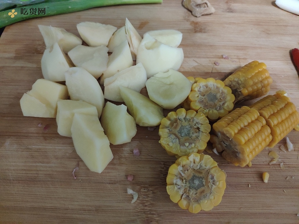 硬菜代表--排骨炖豆角土豆（豆角焖面胚子）的做法 步骤2