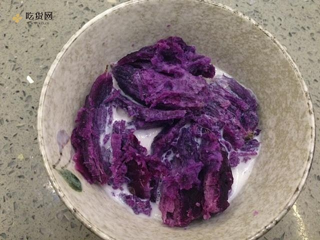 给自己的减肥餐-焗紫薯泥的做法 步骤2