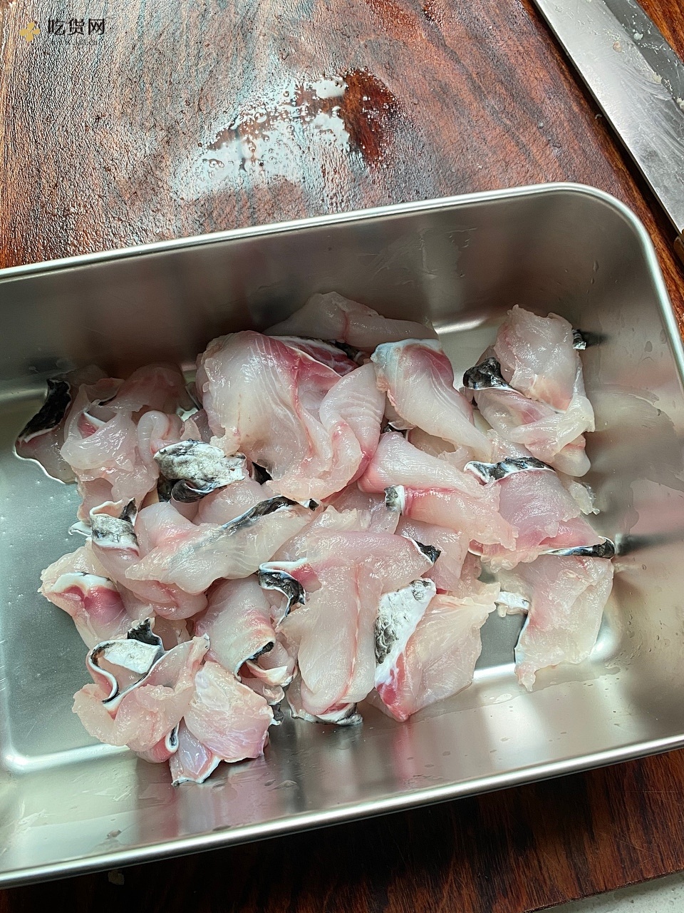 酸菜鱼水煮鱼腌制鱼片方法的做法 步骤2