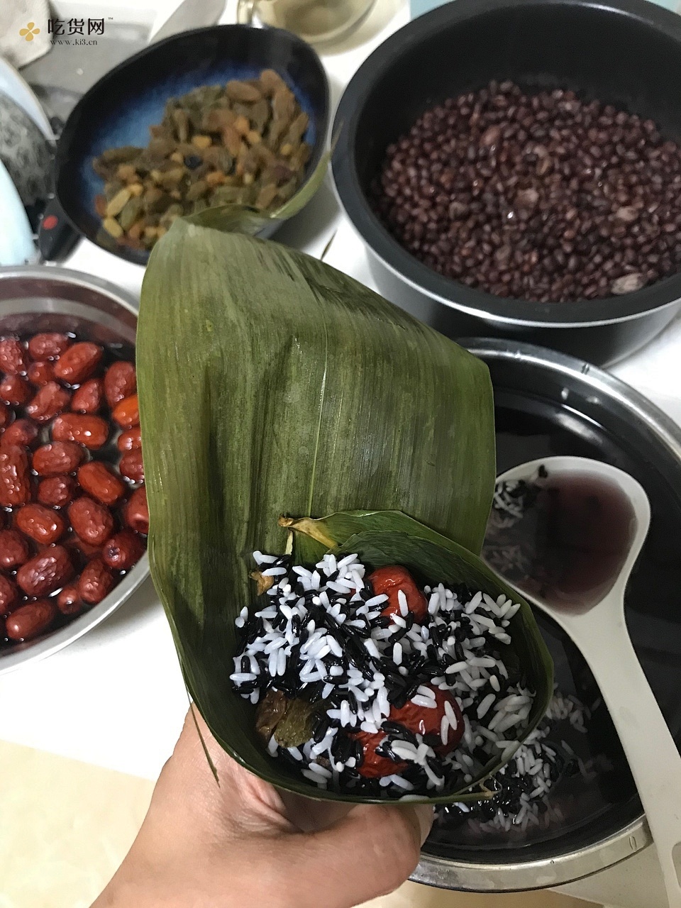 糯香的红枣花生红豆粽子的做法 步骤4