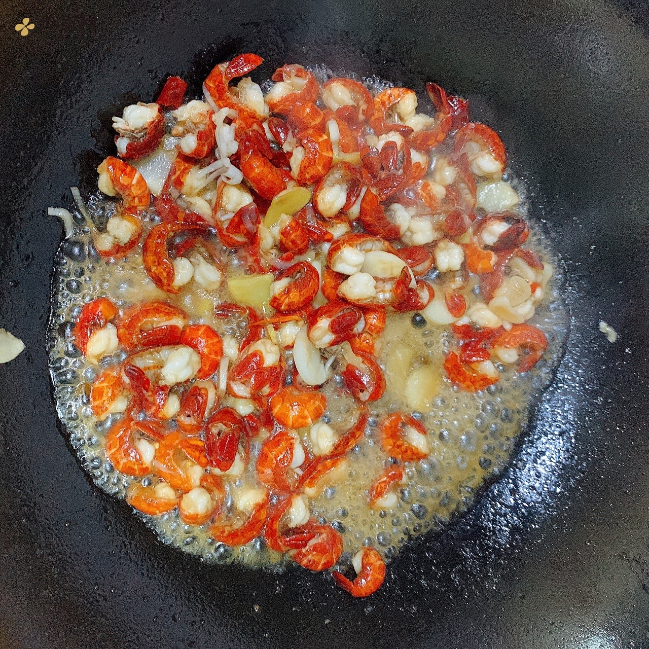 吮指香辣虾尾，超简单快手菜，不油腻无香料的做法 步骤4
