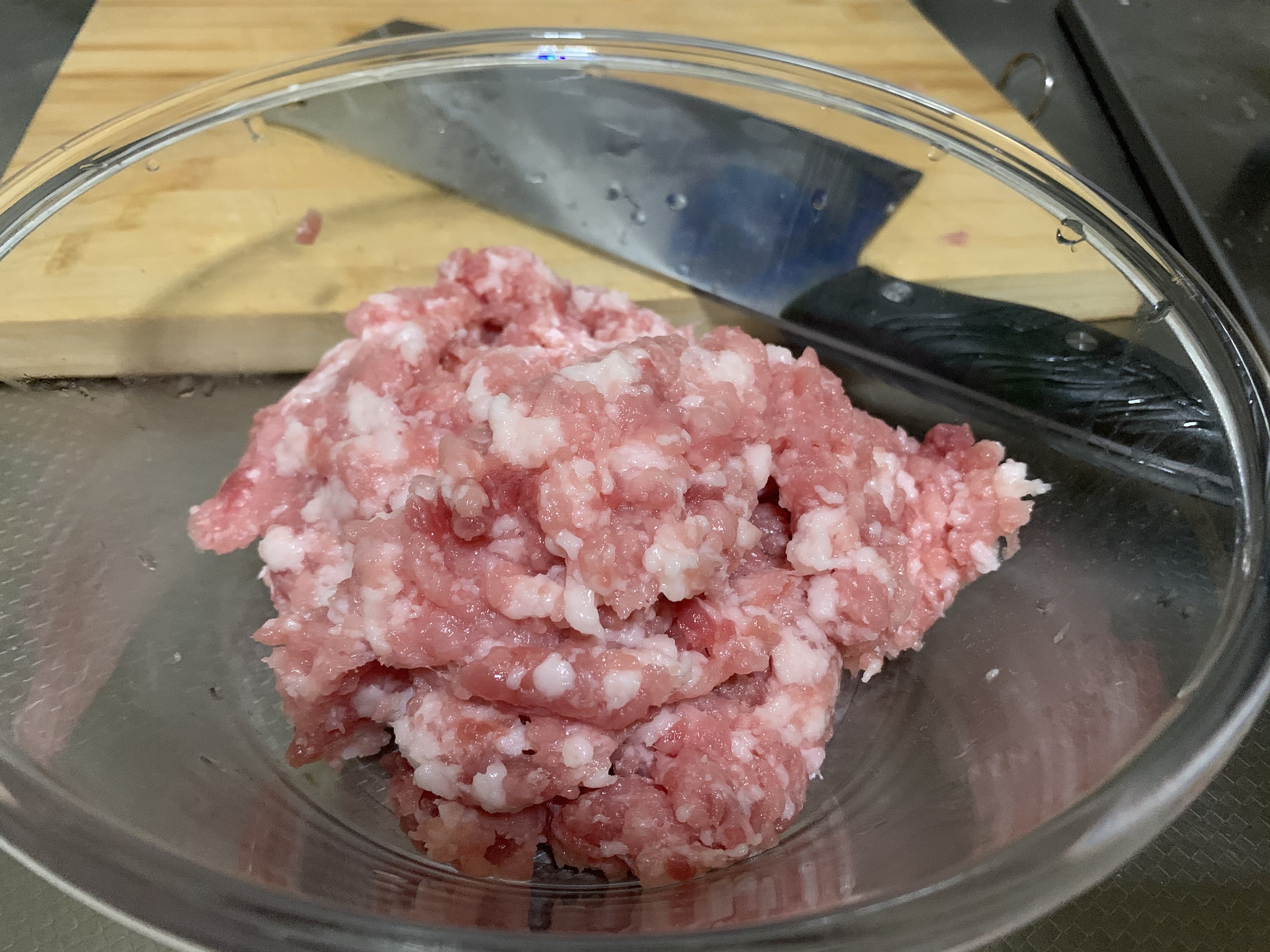 米饭杀手虎皮青椒酿肉的做法 步骤1