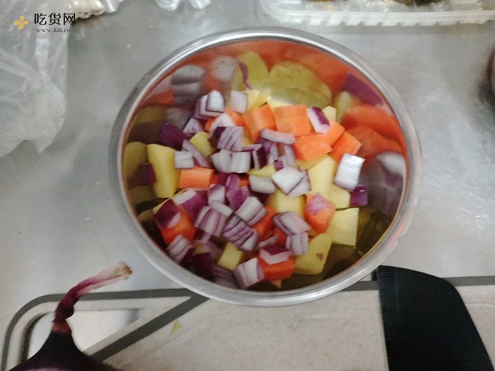 电饭盒泰式咖喱牛排土豆胡萝卜配米饭的做法 步骤3