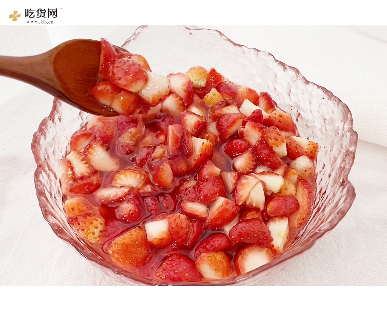 网红草莓鲜牛乳｜草莓牛奶的做法 步骤5