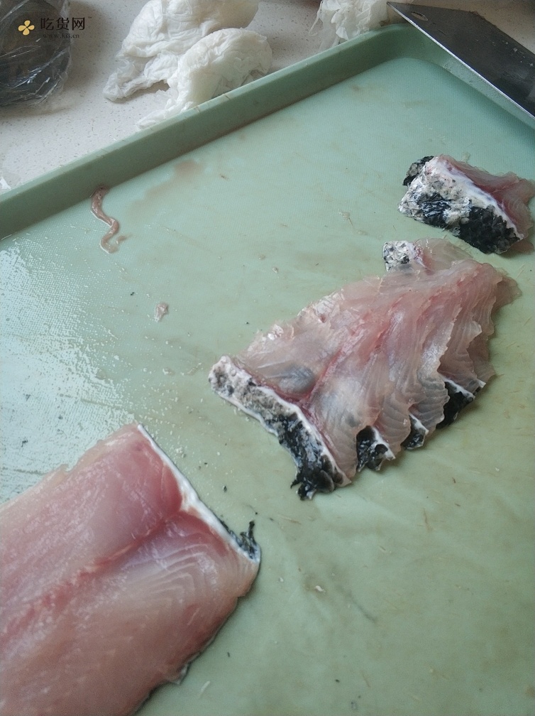 酸菜鱼黑鱼无刺处理方法的做法 步骤4