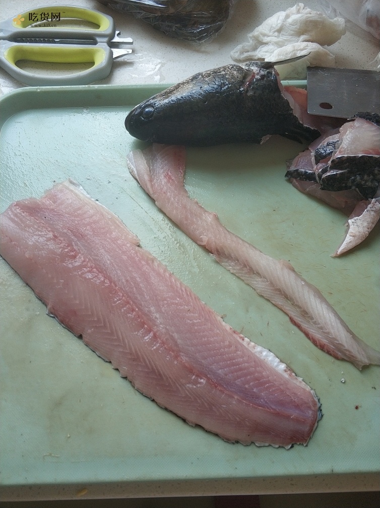 酸菜鱼黑鱼无刺处理方法的做法 步骤1