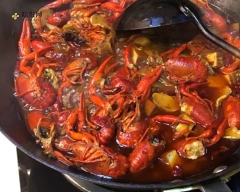 家庭版麻辣小龙虾/主食配菜满满一锅出（视频食谱）的做法 步骤10