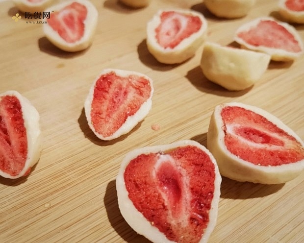 冻干草莓🍓奶球的做法 步骤6