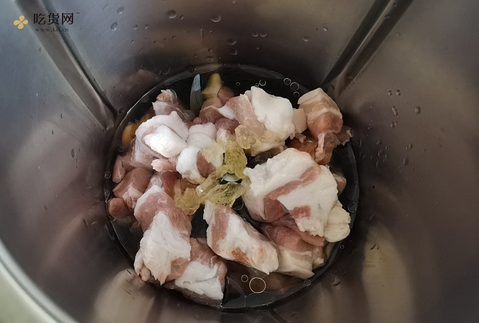 小美 梅干菜烧肉的做法 步骤1